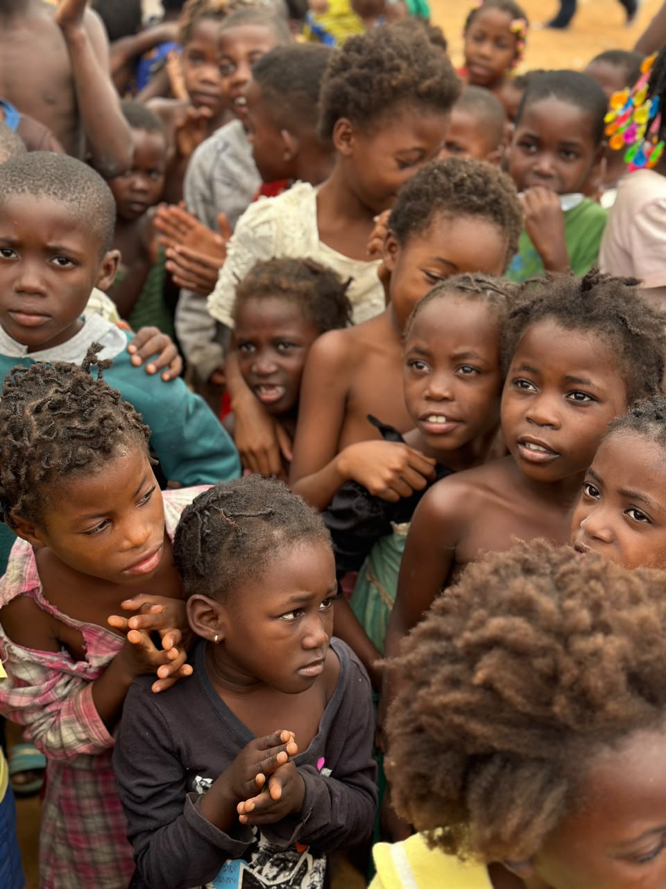 Crianças apoiadas pelo Projeto Infância Feliz